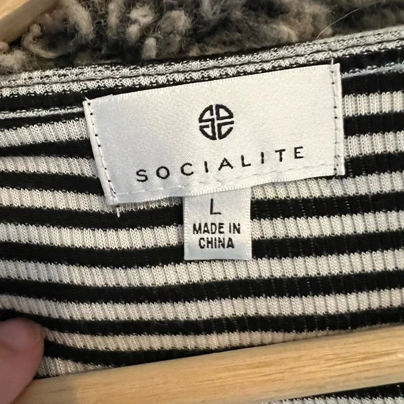 Socialite Striped Long Sleeve - Picture 4 of 4